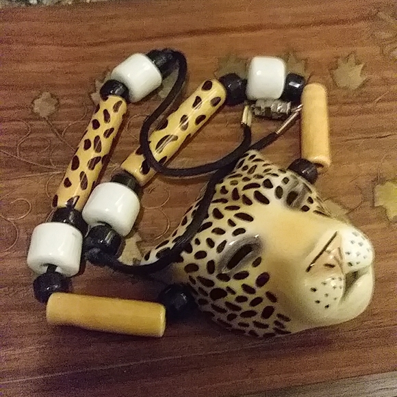 Ceramic Leopard necklace - Picture 3 of 4